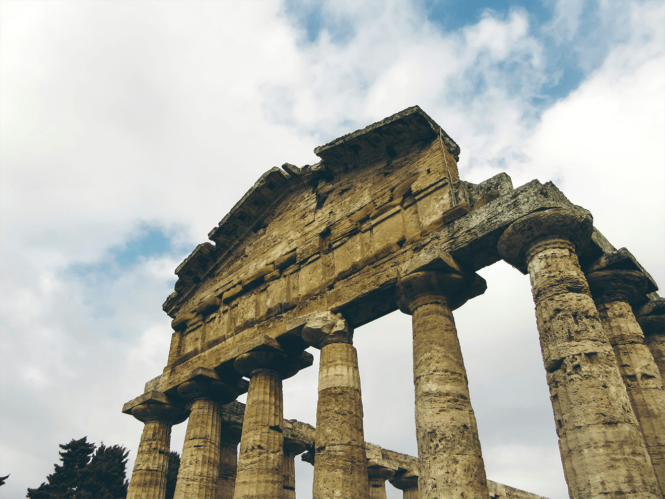 <p><span style="color:#ffffff"><span style="font-size:16px"><span style="background-color:#000000">Temple of Paestum</span></span></span></p>