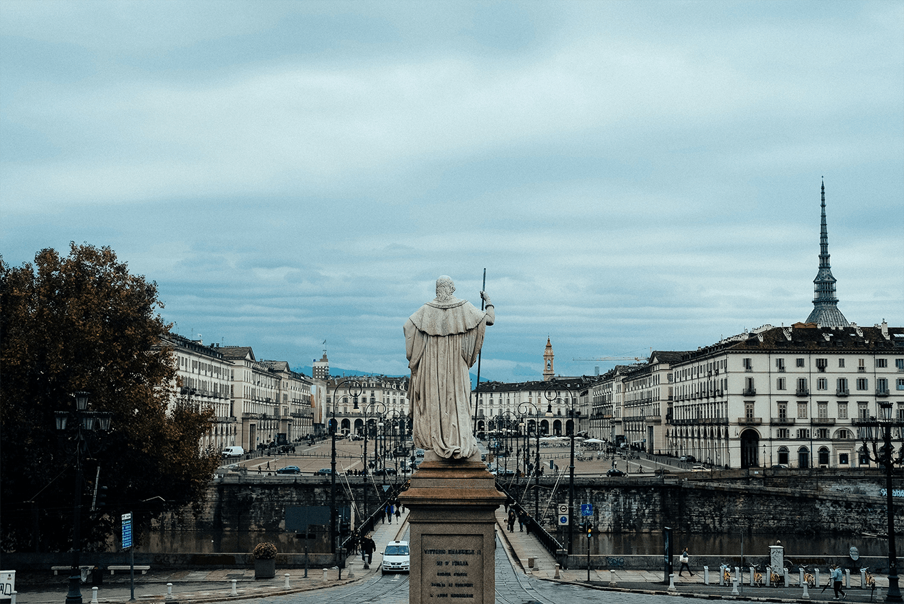 <h3><span style="color:#ffffff"><span style="font-size:16px"><span style="background-color:#000000">Turin</span></span></span></h3>